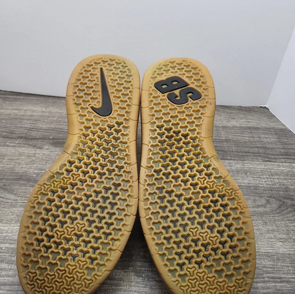 Nike SB Nyjah Free Premium Shoes Sneakers Mens Sz 8.5  Camo Gum Skate Sneakers